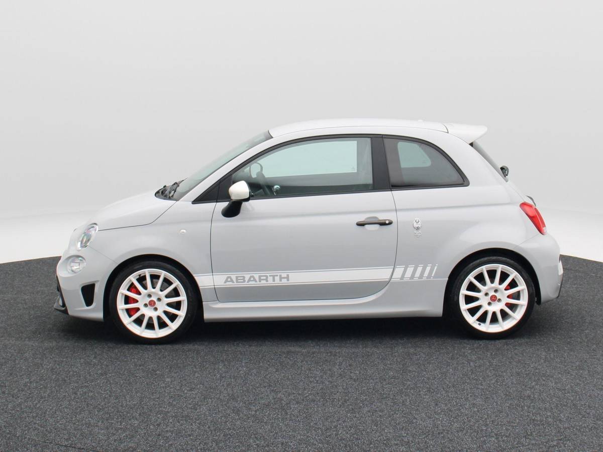 Fiat 500 Fiat 500 1.4 T-Jet Abarth 180 Pk Esseesse 70th Anniversary | Kuipstoelen Carbon | Akrapovic | Beats Audio | Bluetooth | Navigatie | Climate Control | 17 Inch | 24.334 Km!!