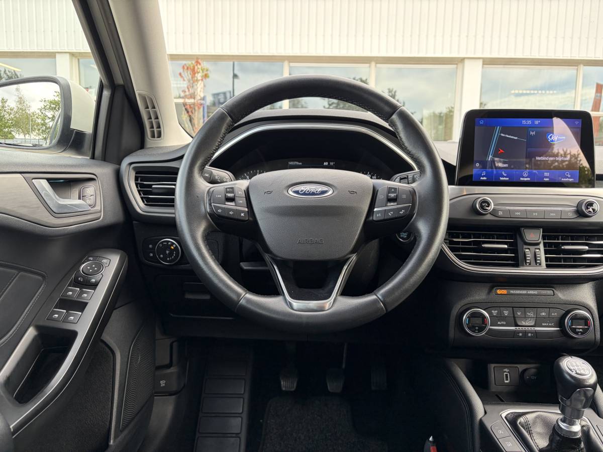 Ford Focus Ford Focus Wagon 1.0 EcoBoost Titanium Business | PDC | Navi | Trekhaak | Carplay | Rijklaar met beurt & garantie!