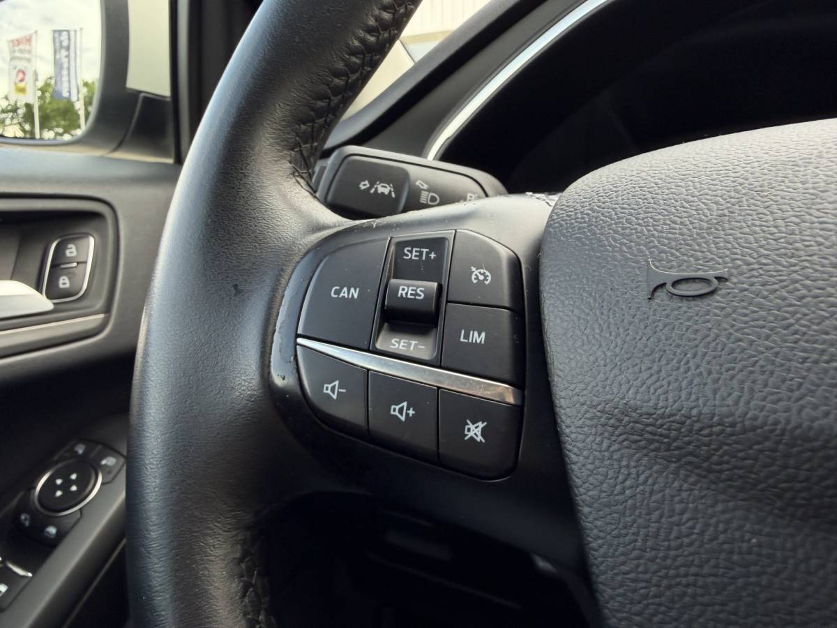 Ford Focus Ford Focus Wagon 1.0 EcoBoost Titanium Business | PDC | Navi | Trekhaak | Carplay | Rijklaar met beurt & garantie!
