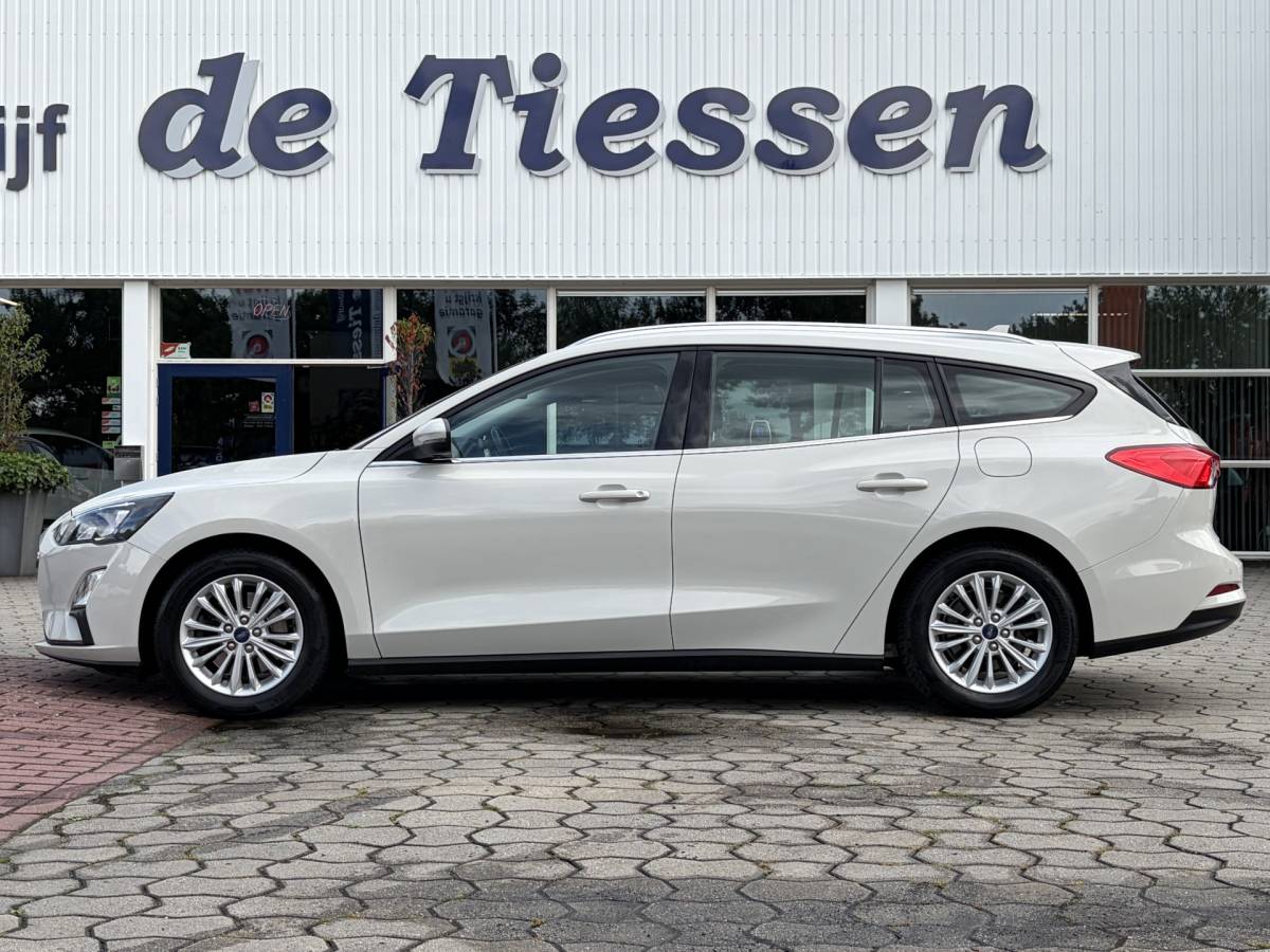 Ford Focus Ford Focus Wagon 1.0 EcoBoost Titanium Business | PDC | Navi | Trekhaak | Carplay | Rijklaar met beurt & garantie!