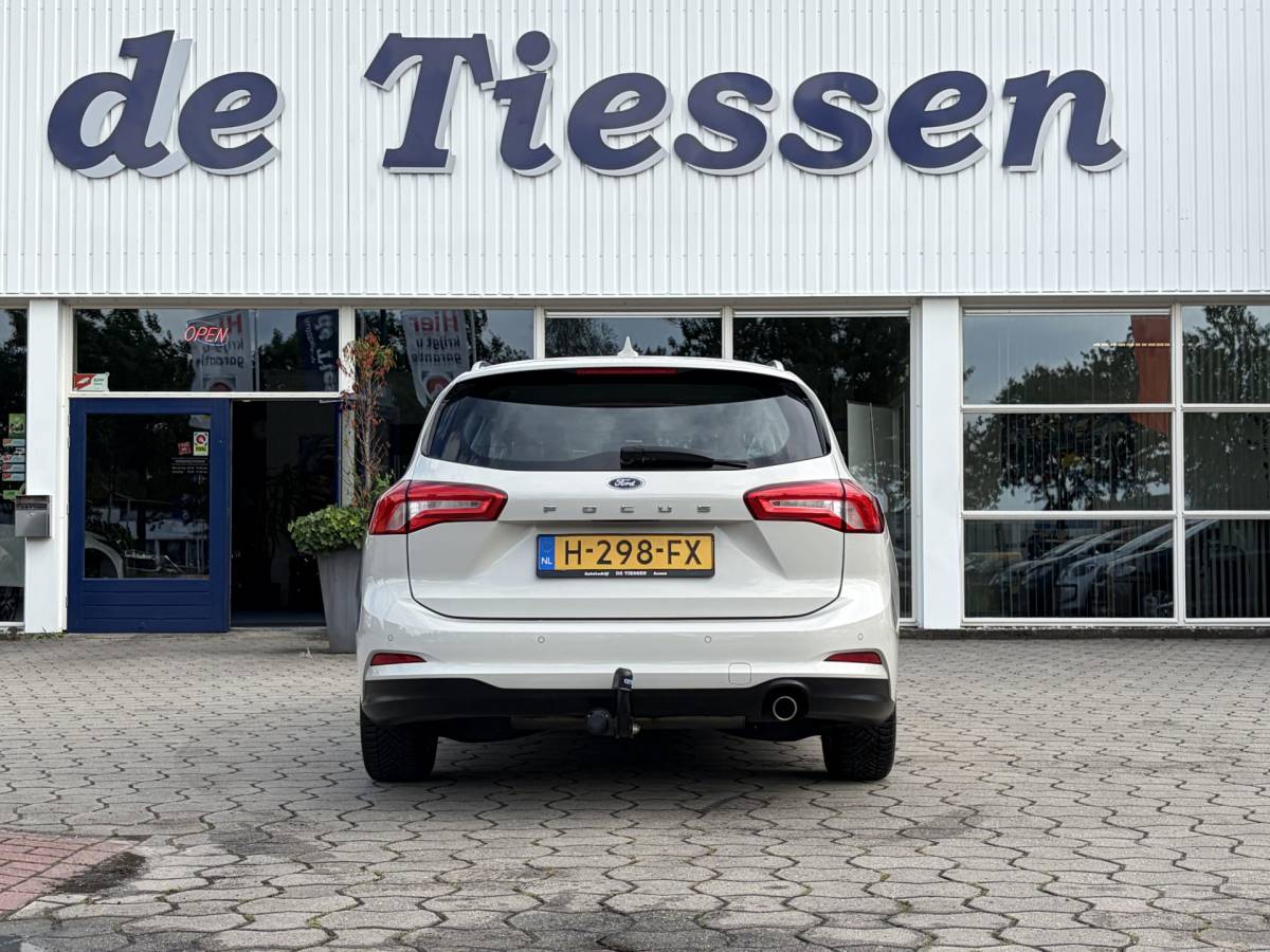 Ford Focus Ford Focus Wagon 1.0 EcoBoost Titanium Business | PDC | Navi | Trekhaak | Carplay | Rijklaar met beurt & garantie!