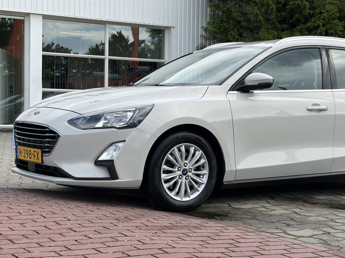 Ford Focus Ford Focus Wagon 1.0 EcoBoost Titanium Business | PDC | Navi | Trekhaak | Carplay | Rijklaar met beurt & garantie!