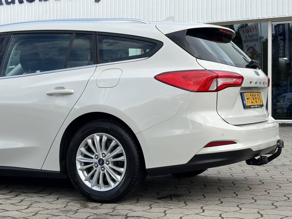 Ford Focus Ford Focus Wagon 1.0 EcoBoost Titanium Business | PDC | Navi | Trekhaak | Carplay | Rijklaar met beurt & garantie!