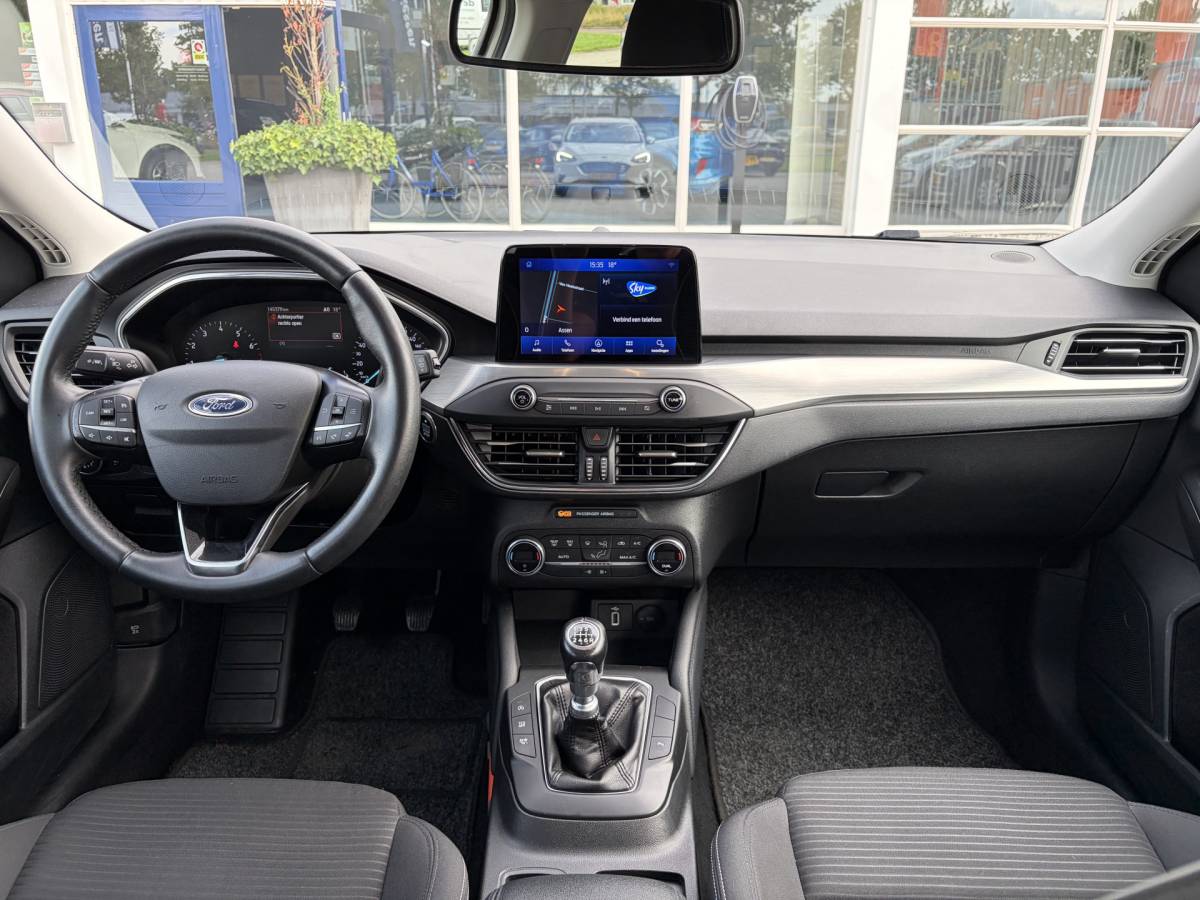 Ford Focus Ford Focus Wagon 1.0 EcoBoost Titanium Business | PDC | Navi | Trekhaak | Carplay | Rijklaar met beurt & garantie!