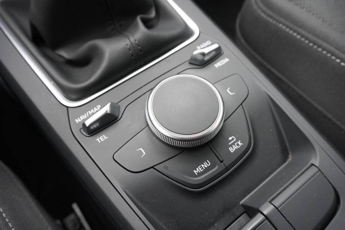 Audi Q2 Audi Q2 30 TFSI epic | Airco | Navigatie | Trekhaak | PDC | 2020 | Vol opties | Inruil mogelijk