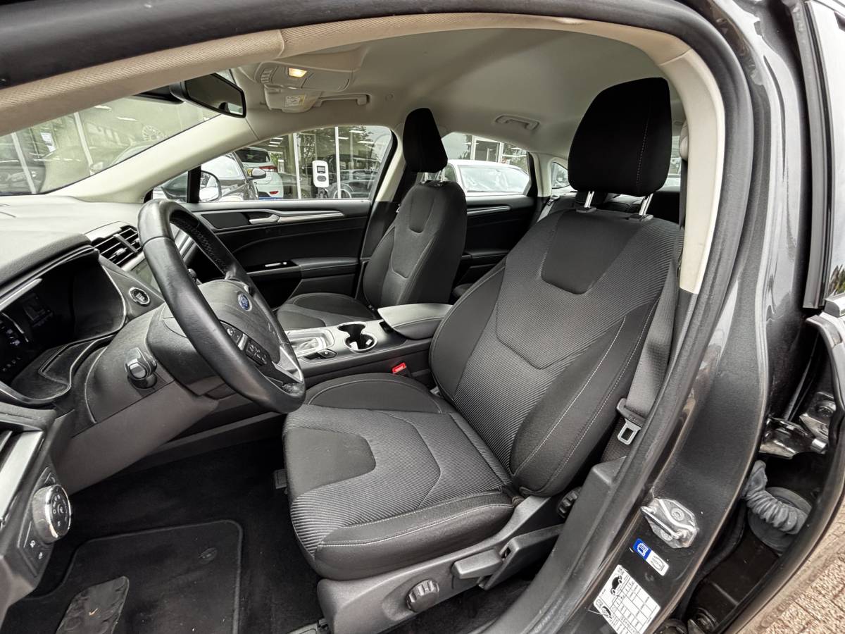 Ford Mondeo Ford Mondeo 2.0 IVCT HEV Titanium navi Cruise Nap