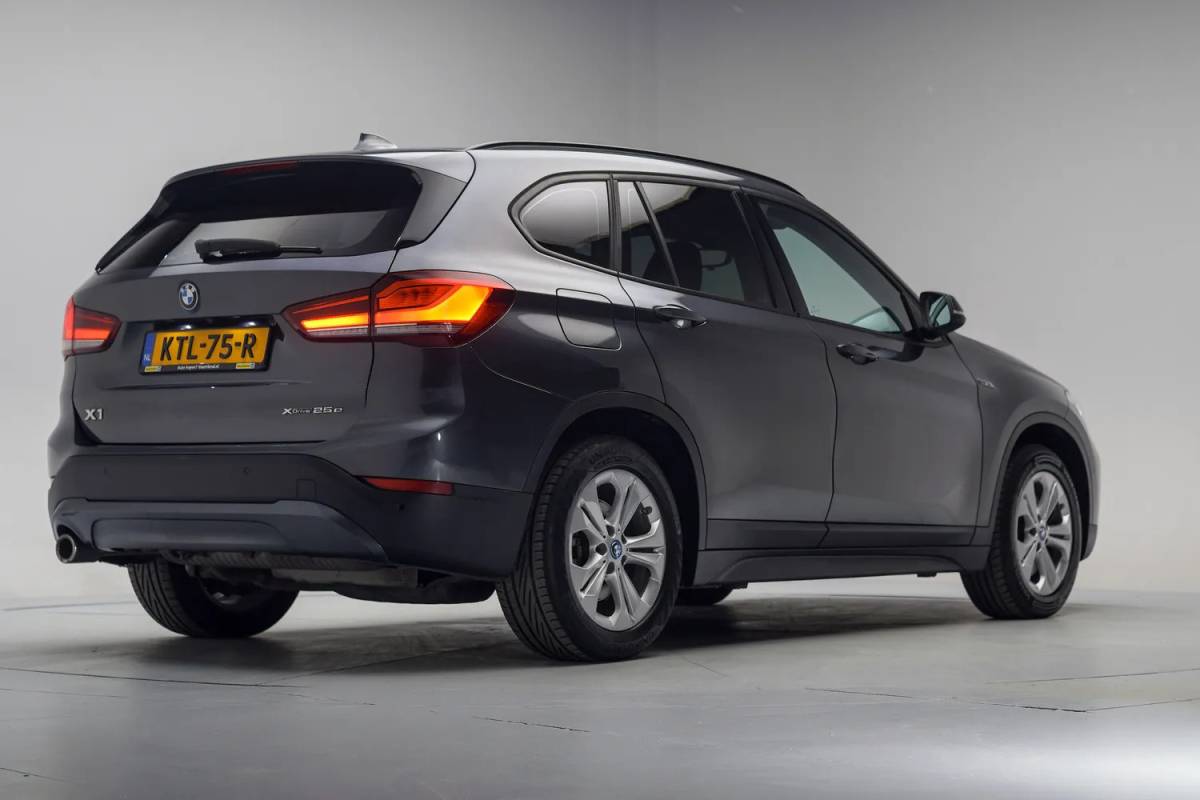 BMW X1 BMW X1 xDrive25e Executive [ Clima Achteruitrijcamera Memory Stoelverwarming Cruise ]