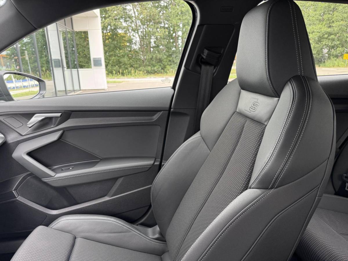 Audi A3 Audi A3 Sportback 45 TFSI e S-line Competition | Dealer Ondh