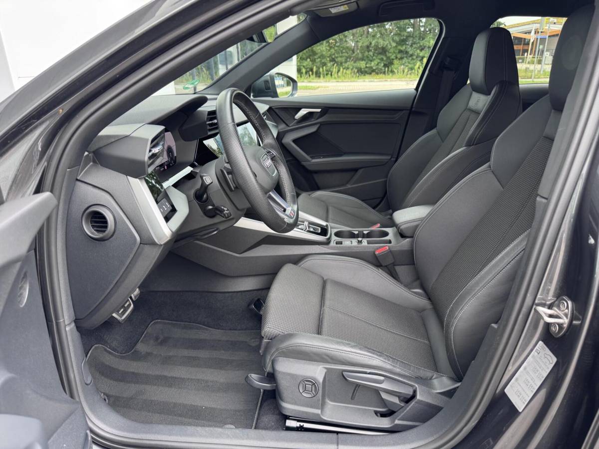 Audi A3 Audi A3 Sportback 45 TFSI e S-line Competition | Dealer Ondh