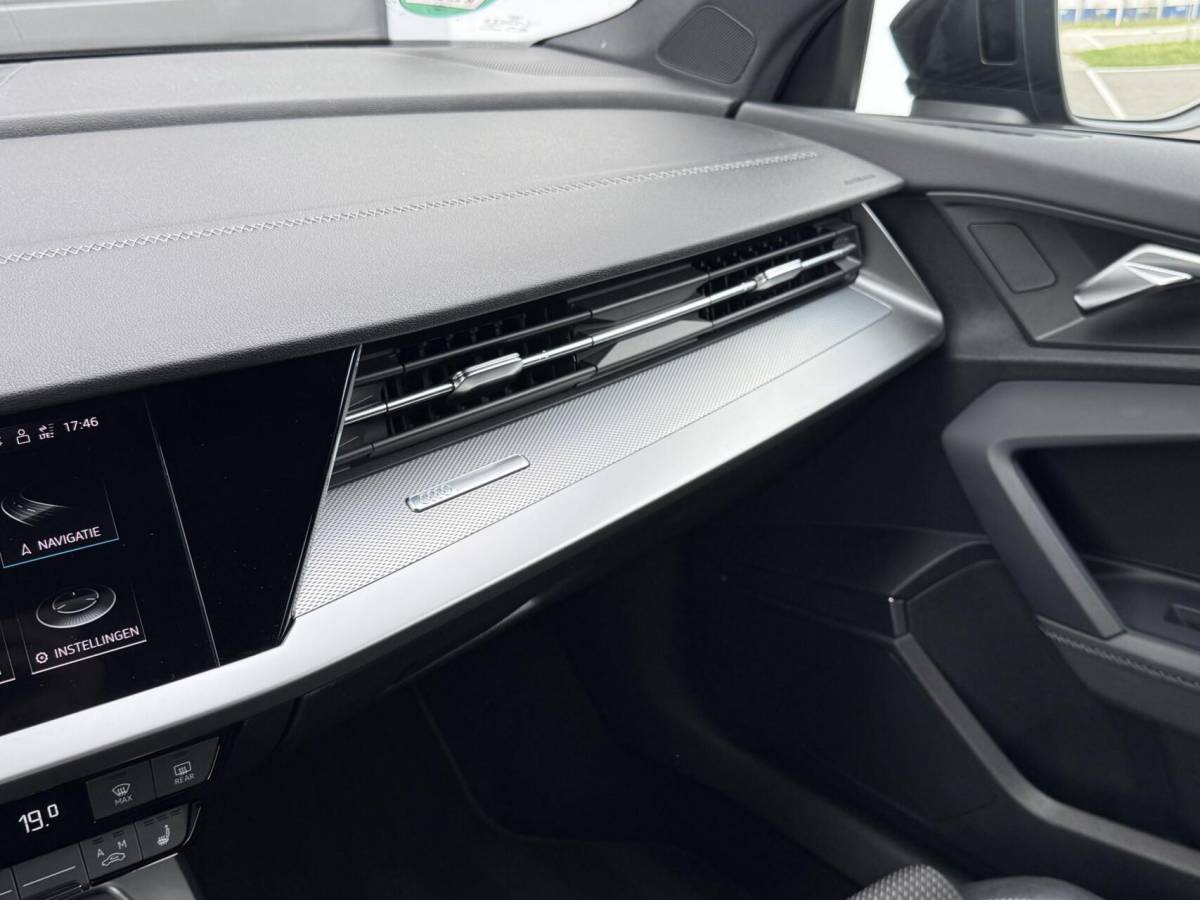 Audi A3 Audi A3 Sportback 45 TFSI e S-line Competition | Dealer Ondh