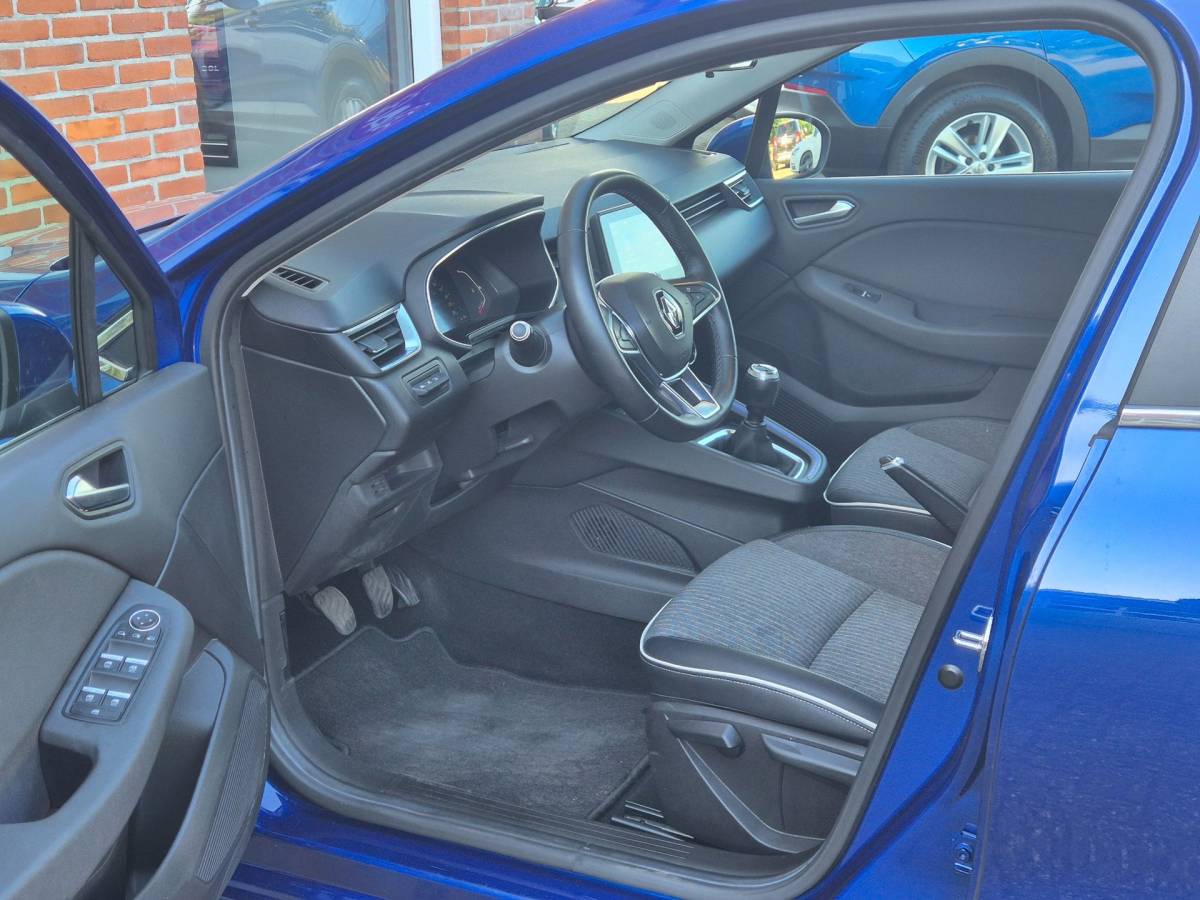 Renault Clio Renault Clio 1.0 TCe Intens 101PK 5drs clima, cruise, camera, keyless, trekhaak, led, digi dash, carplay