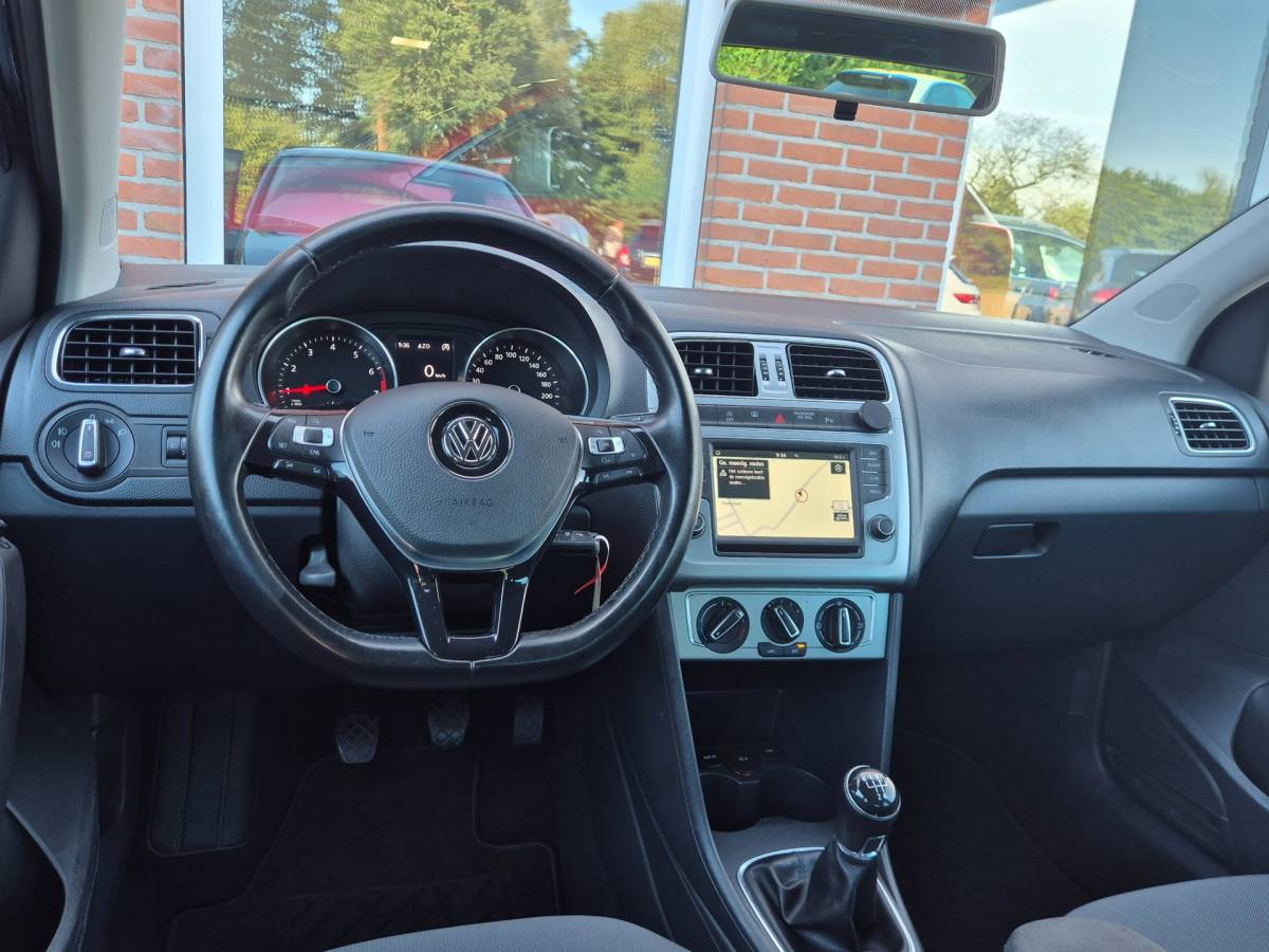 Volkswagen Polo Volkswagen Polo 1.0 BlueMotion Edition 95PK 5drs airco, cruise, pdc, navi, lmv, bluetooth, carplay