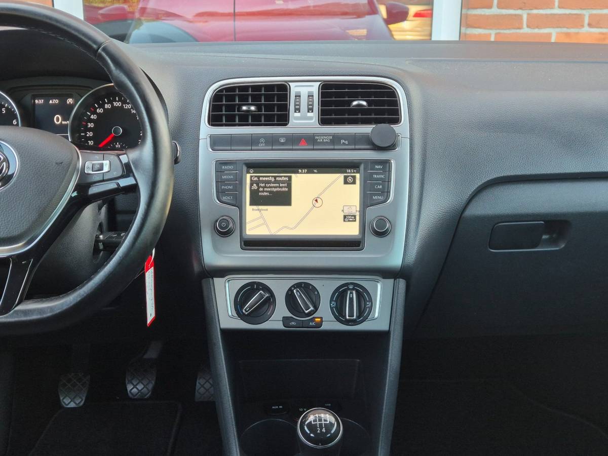 Volkswagen Polo Volkswagen Polo 1.0 BlueMotion Edition 95PK 5drs airco, cruise, pdc, navi, lmv, bluetooth, carplay