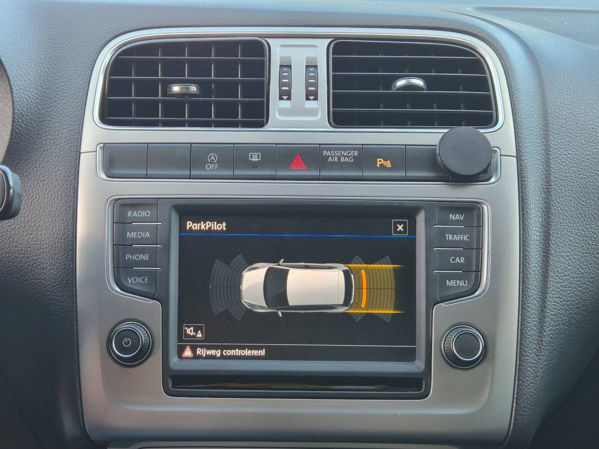Volkswagen Polo Volkswagen Polo 1.0 BlueMotion Edition 95PK 5drs airco, cruise, pdc, navi, lmv, bluetooth, carplay