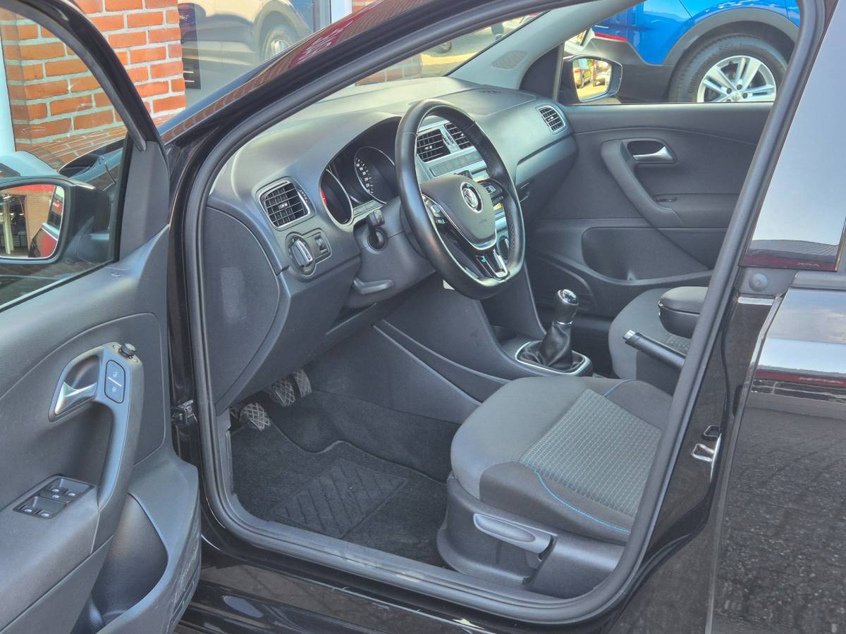 Volkswagen Polo Volkswagen Polo 1.0 BlueMotion Edition 95PK 5drs airco, cruise, pdc, navi, lmv, bluetooth, carplay