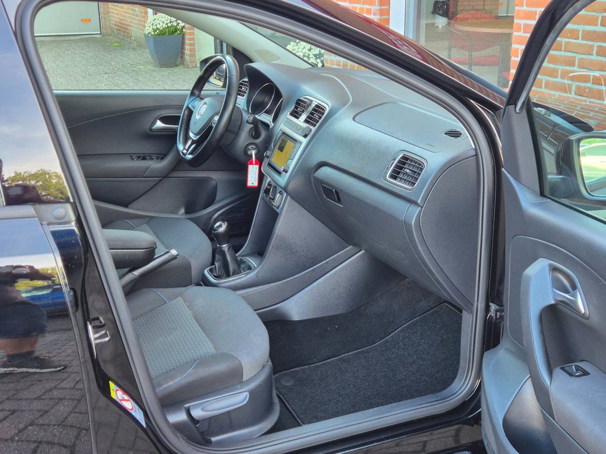 Volkswagen Polo Volkswagen Polo 1.0 BlueMotion Edition 95PK 5drs airco, cruise, pdc, navi, lmv, bluetooth, carplay