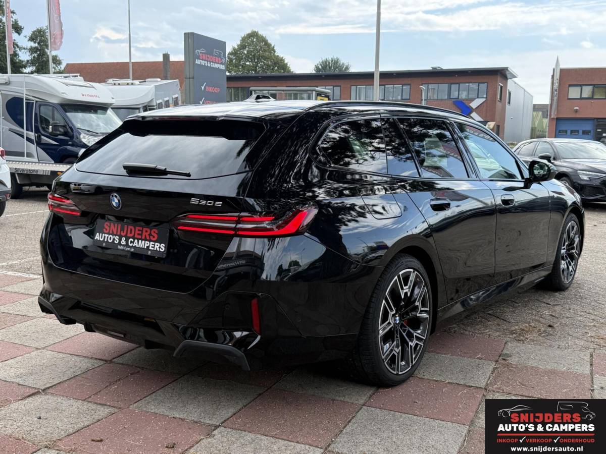 BMW 5 Serie BMW 5-serie Touring 530e M Sport Edition