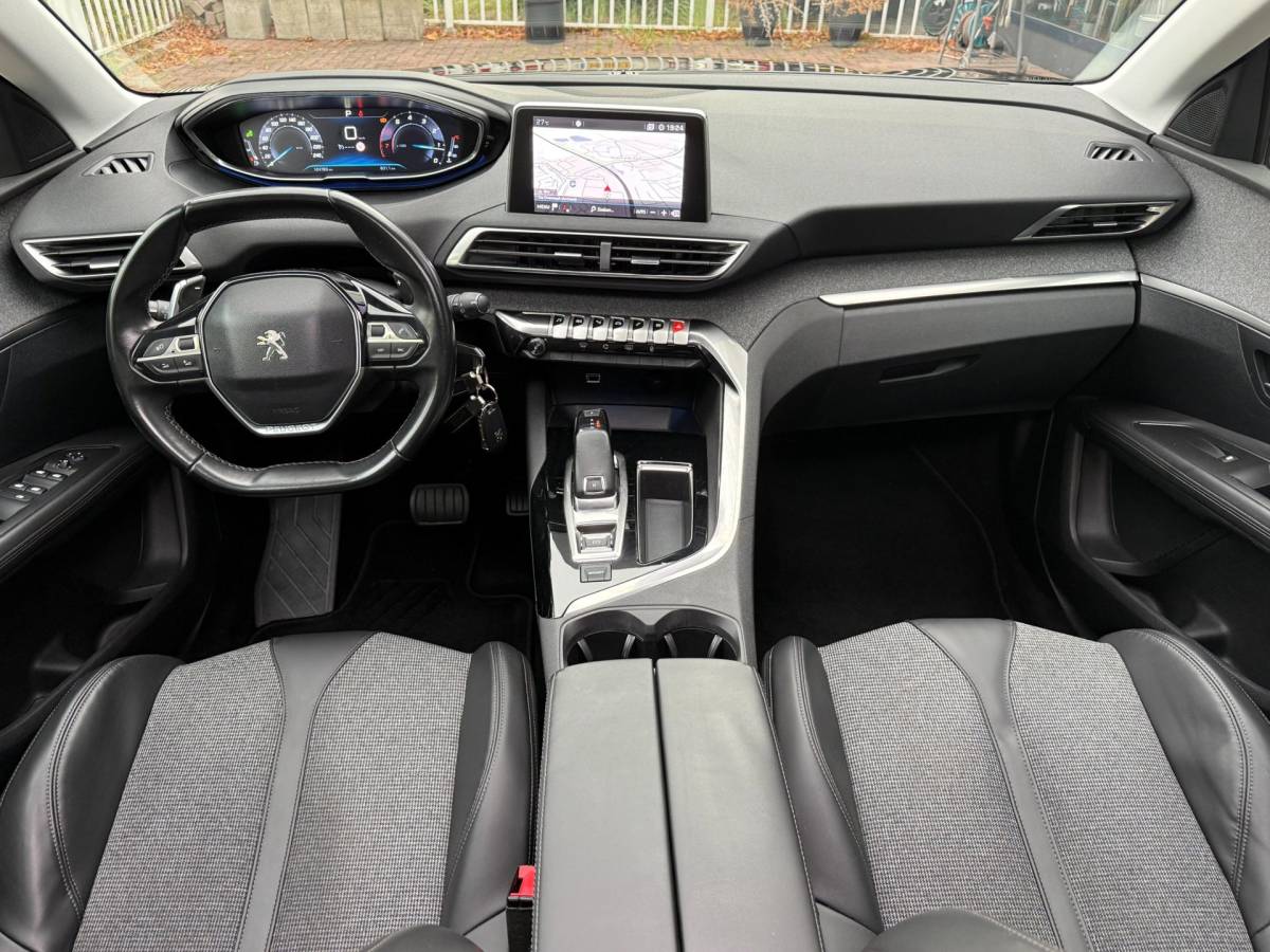 Peugeot 3008 Peugeot 3008 1.2 PureTech Allure | Automaat | Pano | CarPlay