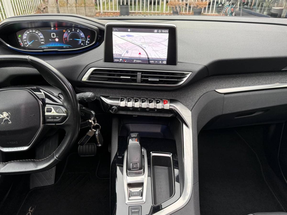 Peugeot 3008 Peugeot 3008 1.2 PureTech Allure | Automaat | Pano | CarPlay