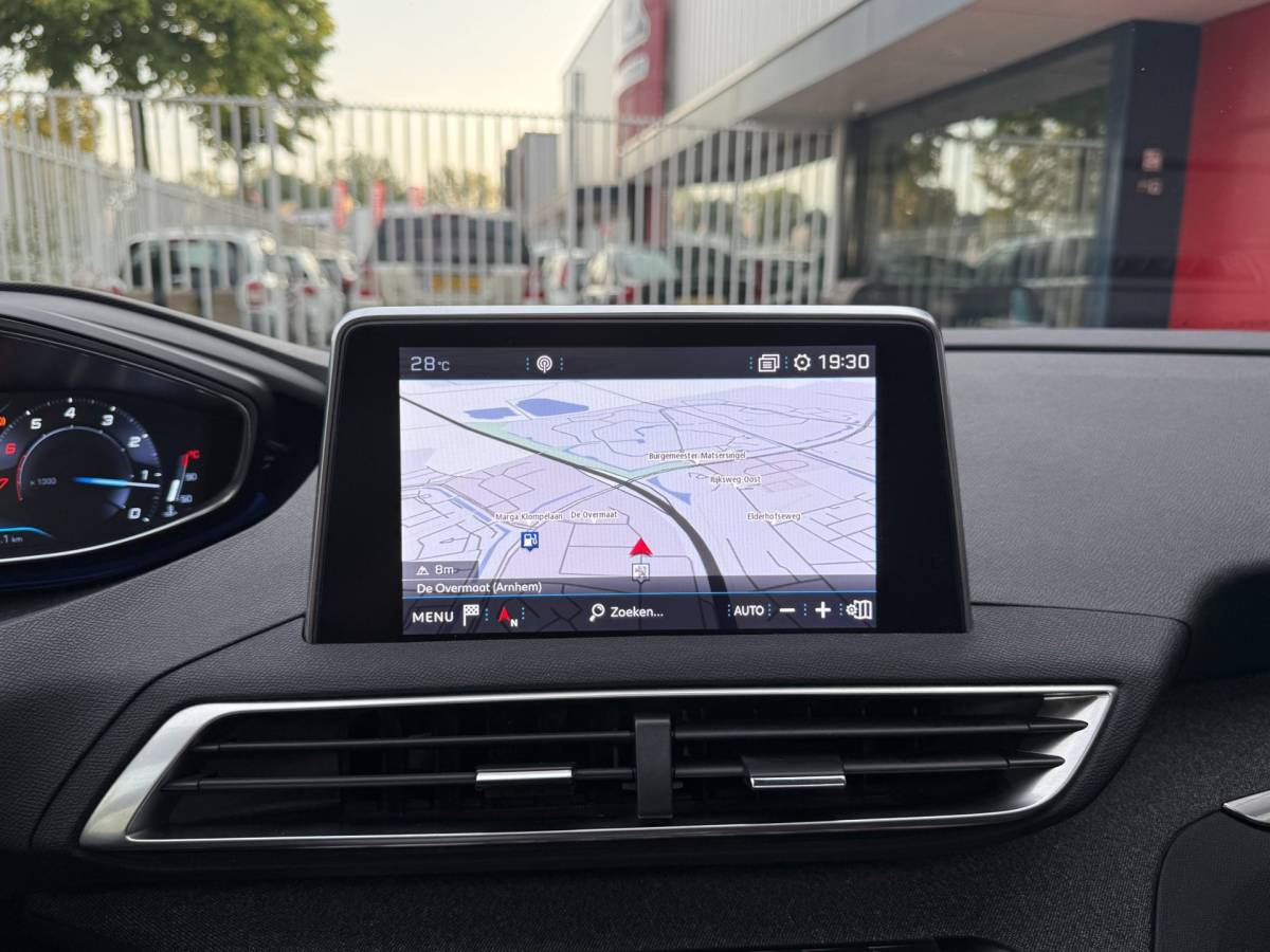 Peugeot 3008 Peugeot 3008 1.2 PureTech Allure | Automaat | Pano | CarPlay