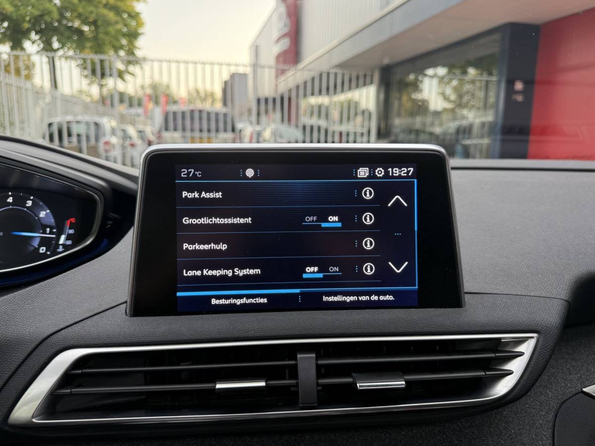 Peugeot 3008 Peugeot 3008 1.2 PureTech Allure | Automaat | Pano | CarPlay