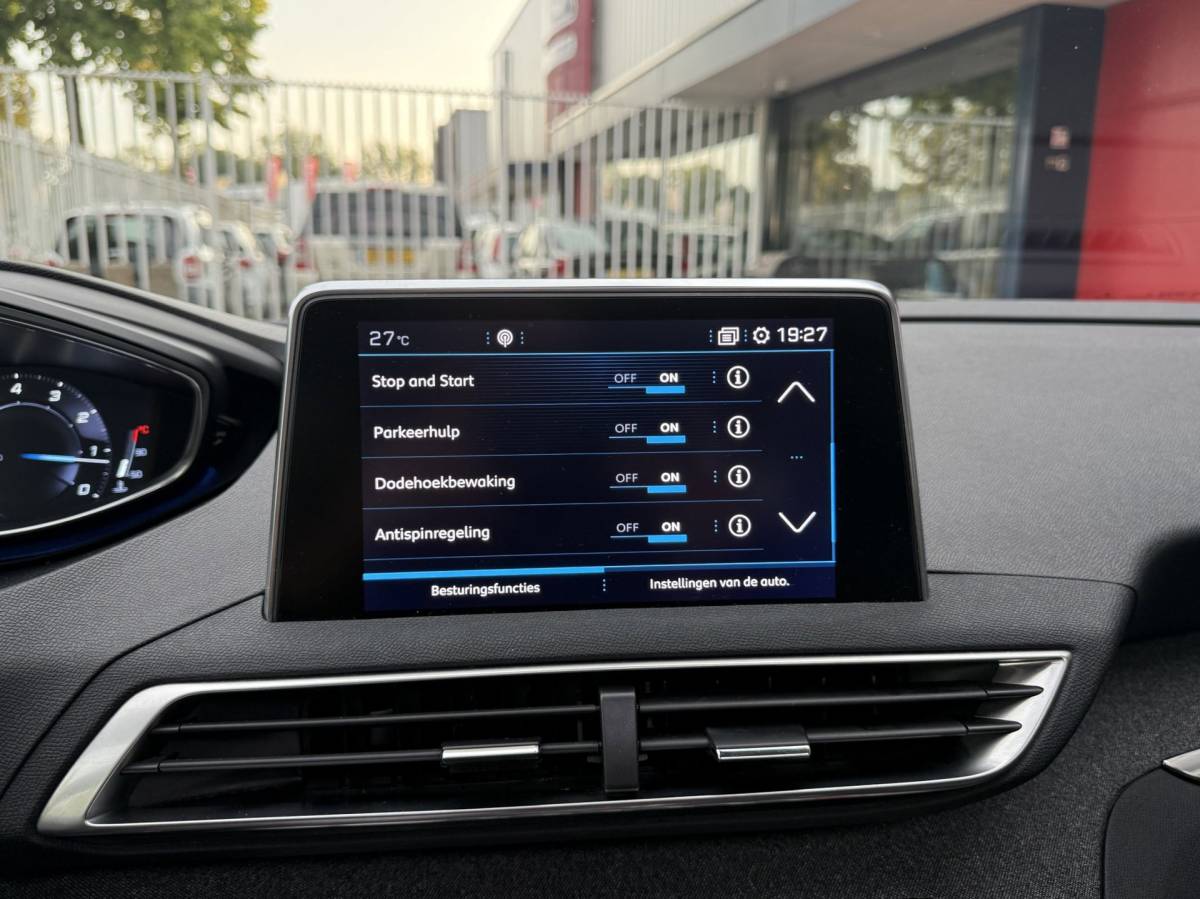 Peugeot 3008 Peugeot 3008 1.2 PureTech Allure | Automaat | Pano | CarPlay