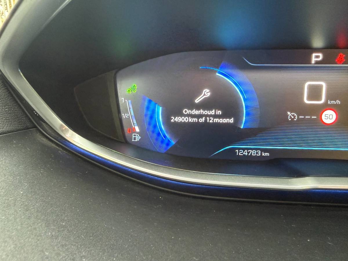 Peugeot 3008 Peugeot 3008 1.2 PureTech Allure | Automaat | Pano | CarPlay