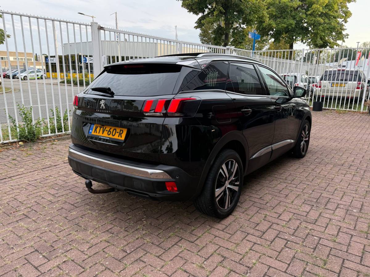 Peugeot 3008 Peugeot 3008 1.2 PureTech Allure | Automaat | Pano | CarPlay