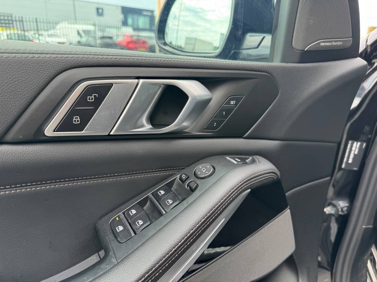 BMW X5 BMW X5 XDrive40i High Executive BOMVOL Black APK