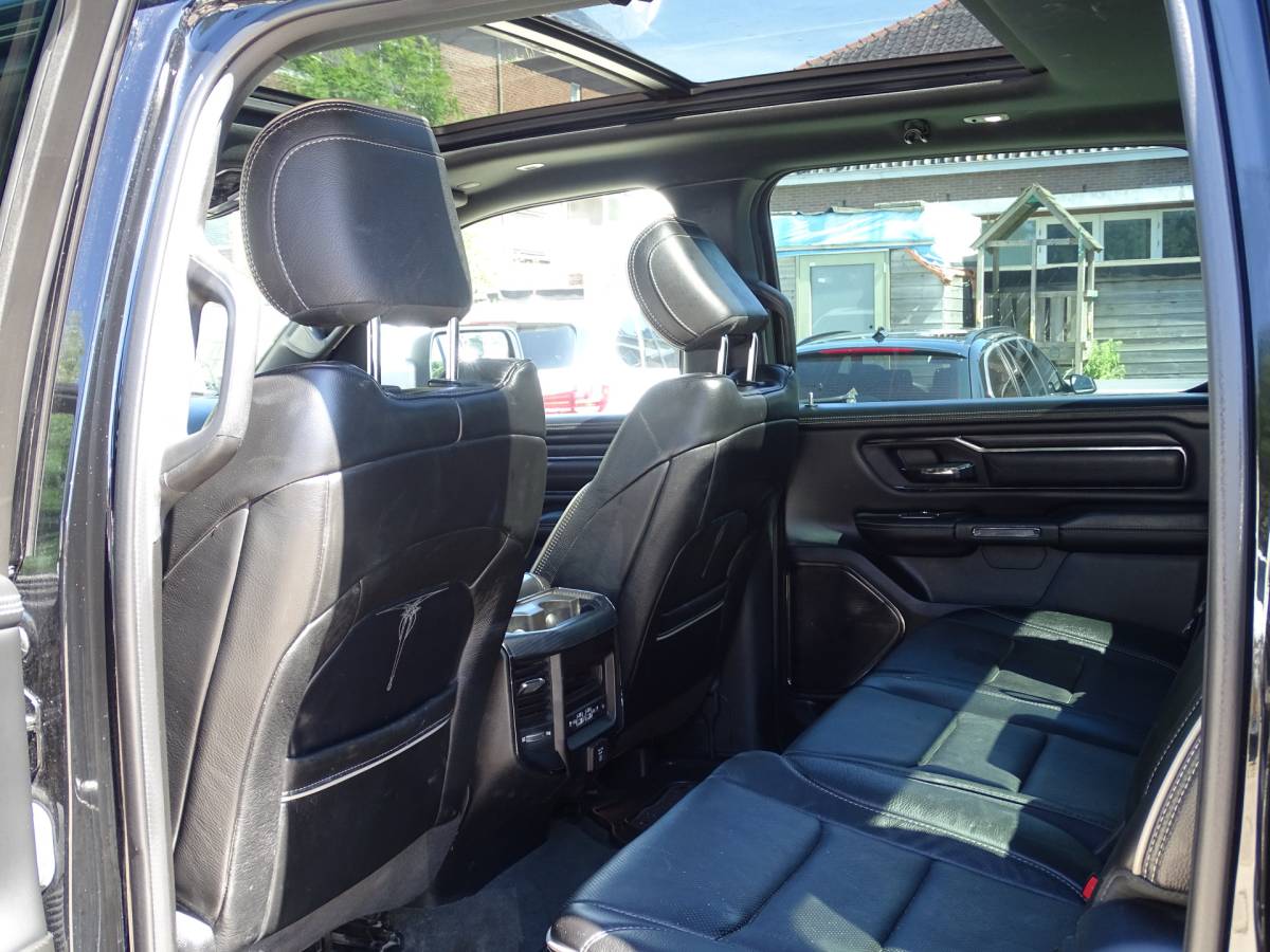 Dodge Ram 1500 Dodge Ram 1500 5.7 V8 4×4 Crew Cab Limited