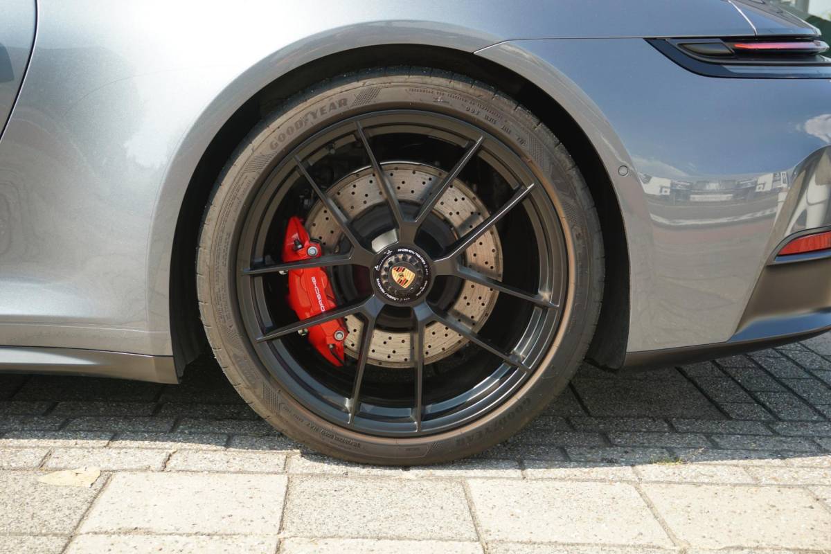 Porsche 911 Porsche 911 Cabrio 3.6 T-Hybrid Carrera 4 GTS