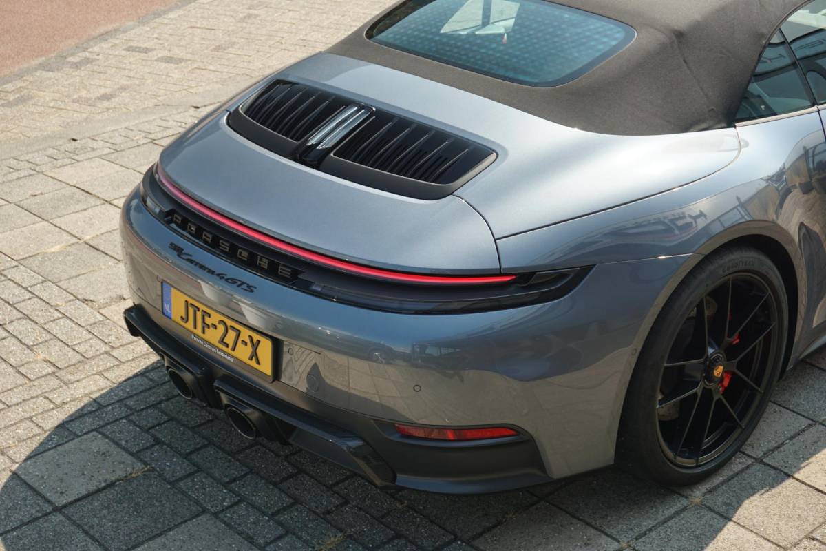 Porsche 911 Porsche 911 Cabrio 3.6 T-Hybrid Carrera 4 GTS