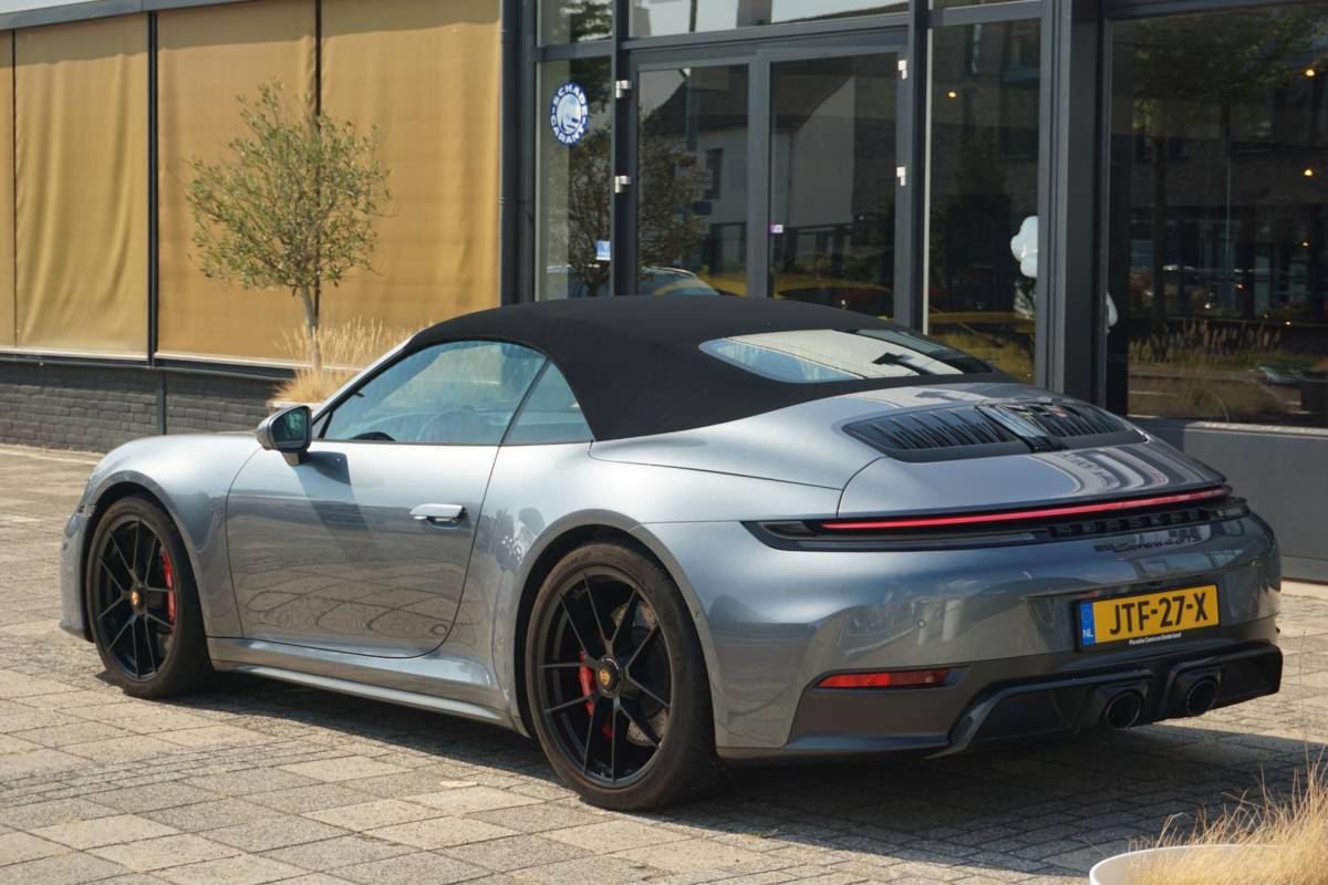 Porsche 911 Porsche 911 Cabrio 3.6 T-Hybrid Carrera 4 GTS