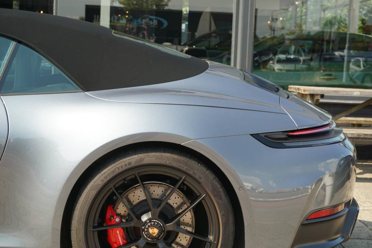 Porsche 911 Porsche 911 Cabrio 3.6 T-Hybrid Carrera 4 GTS