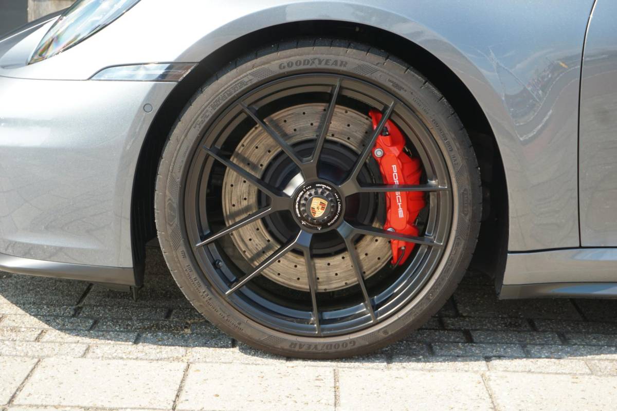 Porsche 911 Porsche 911 Cabrio 3.6 T-Hybrid Carrera 4 GTS