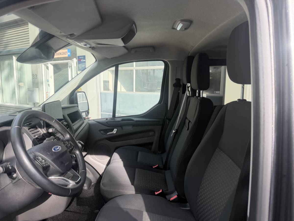 Ford Transit Custom Ford Transit Custom 300 2.0 TDCI L1H1 Trend DC 6-persoons Vol optie 20inch,Trekhaak,Cruise,Cv,Navi btw auto