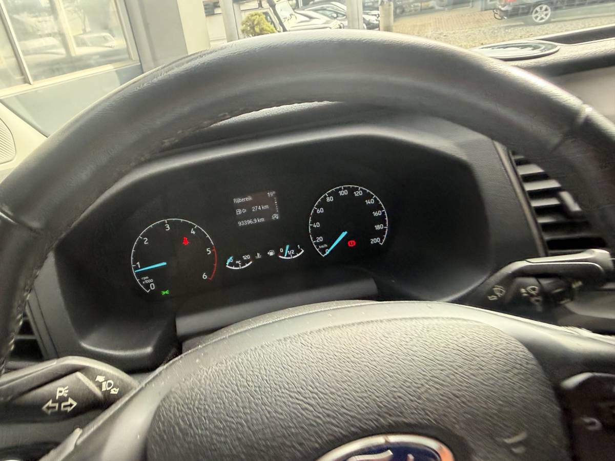 Ford Transit Custom Ford Transit Custom 300 2.0 TDCI L1H1 Trend DC 6-persoons Vol optie 20inch,Trekhaak,Cruise,Cv,Navi btw auto