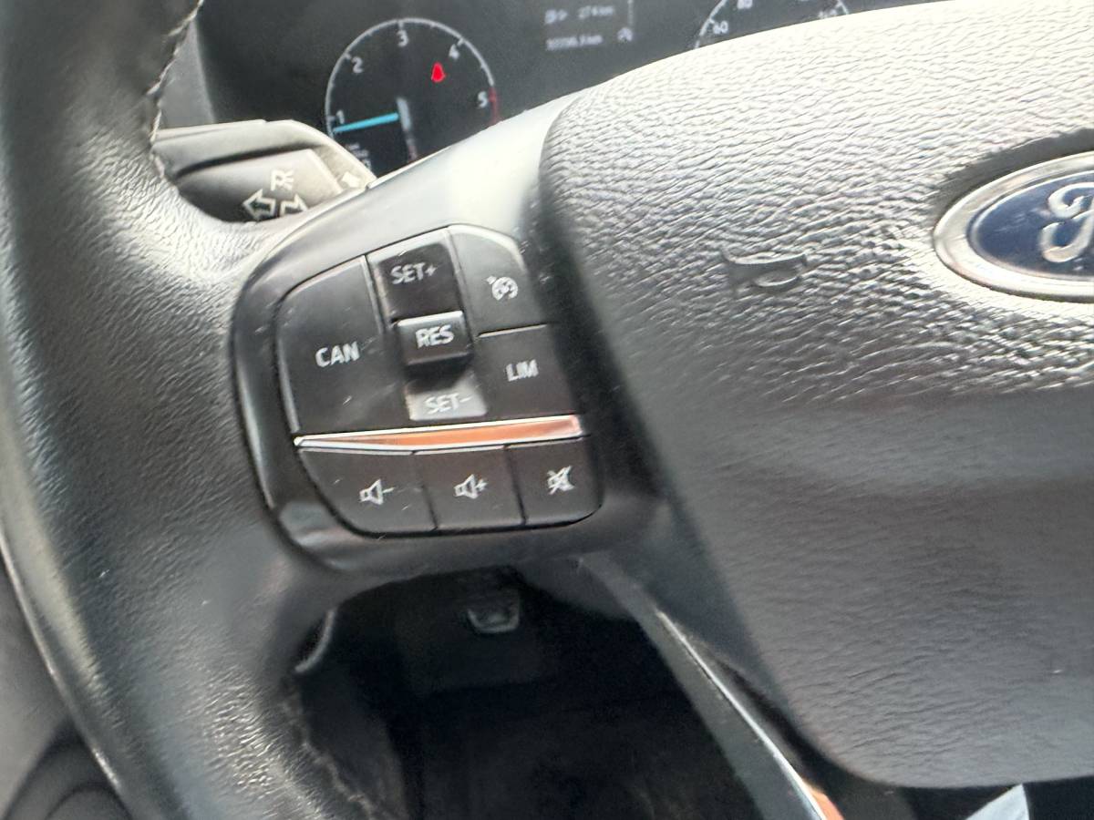 Ford Transit Custom Ford Transit Custom 300 2.0 TDCI L1H1 Trend DC 6-persoons Vol optie 20inch,Trekhaak,Cruise,Cv,Navi btw auto