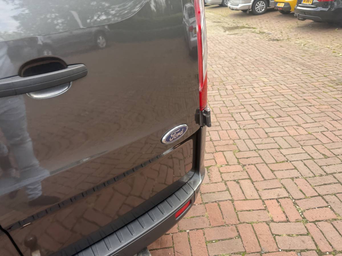 Ford Transit Custom Ford Transit Custom 300 2.0 TDCI L1H1 Trend DC 6-persoons Vol optie 20inch,Trekhaak,Cruise,Cv,Navi btw auto