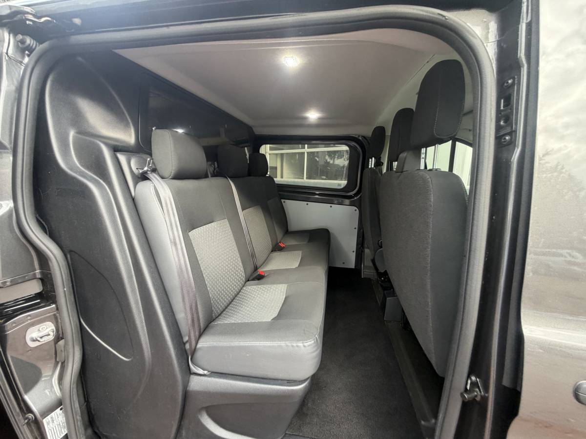 Ford Transit Custom Ford Transit Custom 300 2.0 TDCI L1H1 Trend DC 6-persoons Vol optie 20inch,Trekhaak,Cruise,Cv,Navi btw auto