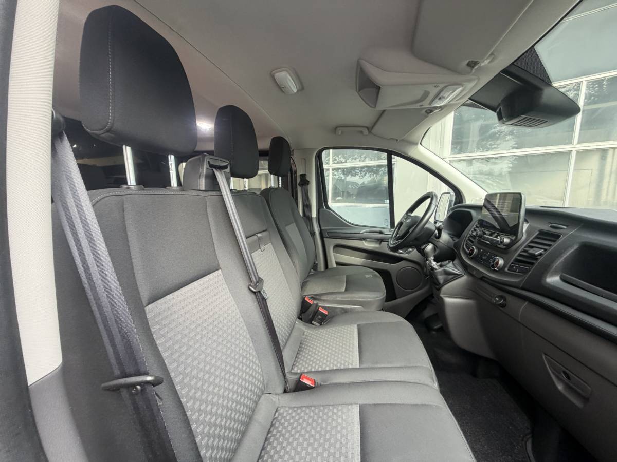 Ford Transit Custom Ford Transit Custom 300 2.0 TDCI L1H1 Trend DC 6-persoons Vol optie 20inch,Trekhaak,Cruise,Cv,Navi btw auto