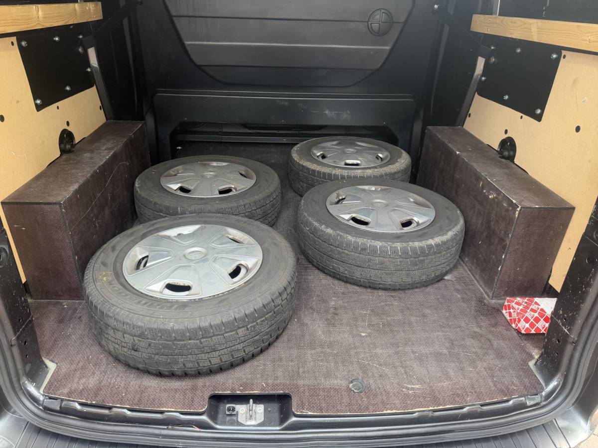 Ford Transit Custom Ford Transit Custom 300 2.0 TDCI L1H1 Trend DC 6-persoons Vol optie 20inch,Trekhaak,Cruise,Cv,Navi btw auto