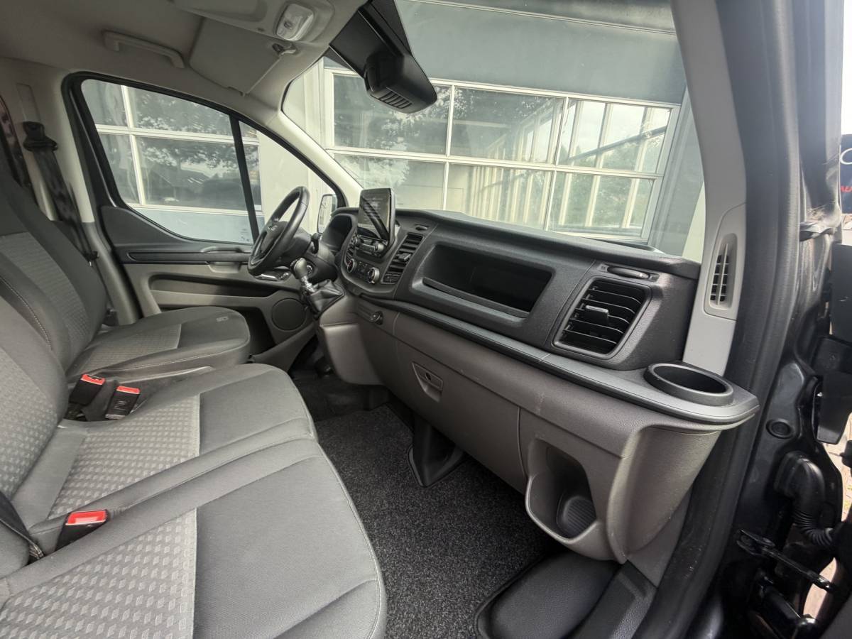 Ford Transit Custom Ford Transit Custom 300 2.0 TDCI L1H1 Trend DC 6-persoons Vol optie 20inch,Trekhaak,Cruise,Cv,Navi btw auto