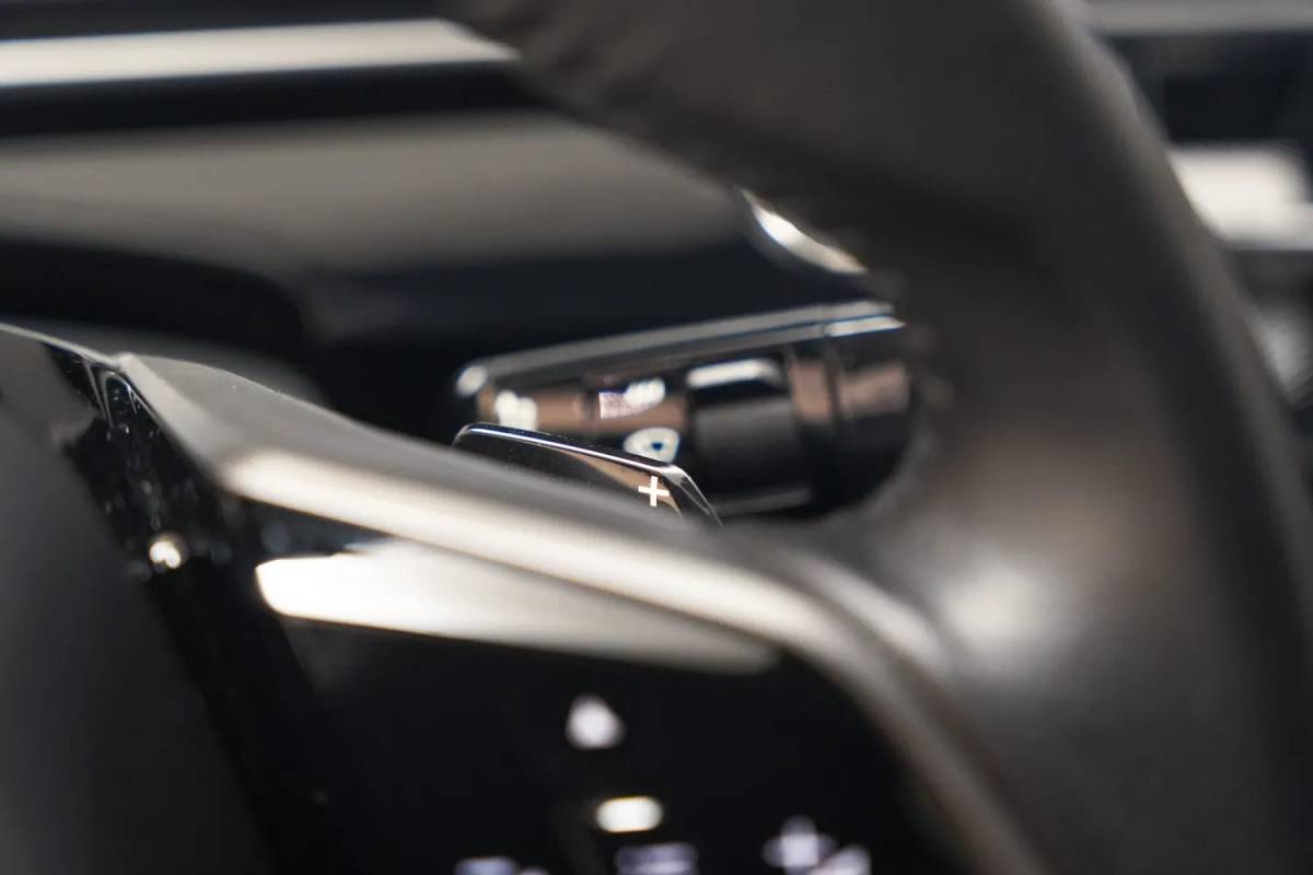 Peugeot e-3008 Peugeot e-3008 Allure 73 kWh 3-Fase [ Navi Keyless Apple / Android Full Led Carplay ]