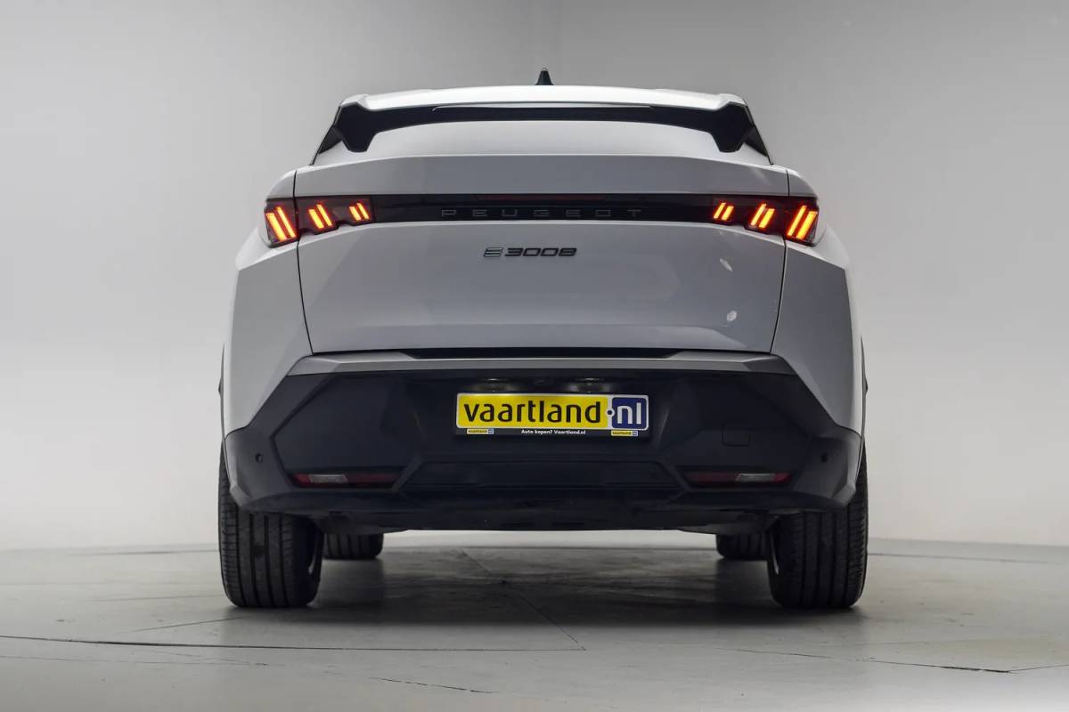 Peugeot e-3008 Peugeot e-3008 Allure 73 kWh 3-Fase [ Navi Keyless Apple / Android Full Led Carplay ]