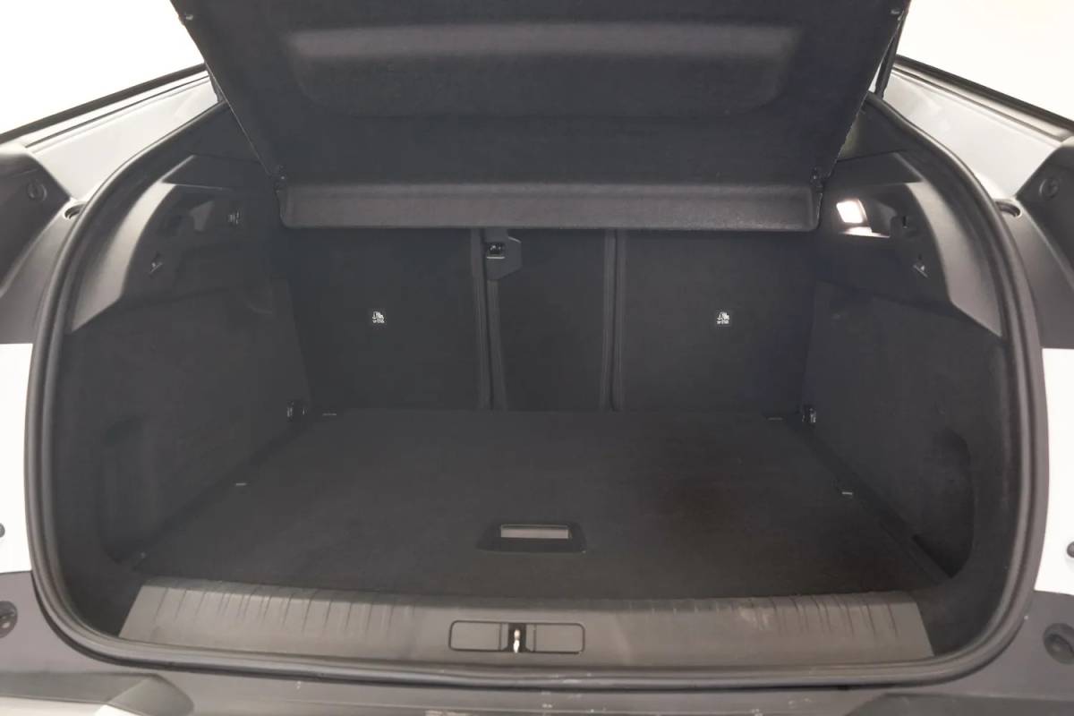 Peugeot e-3008 Peugeot e-3008 Allure 73 kWh 3-Fase [ Navi Keyless Apple / Android Full Led Carplay ]