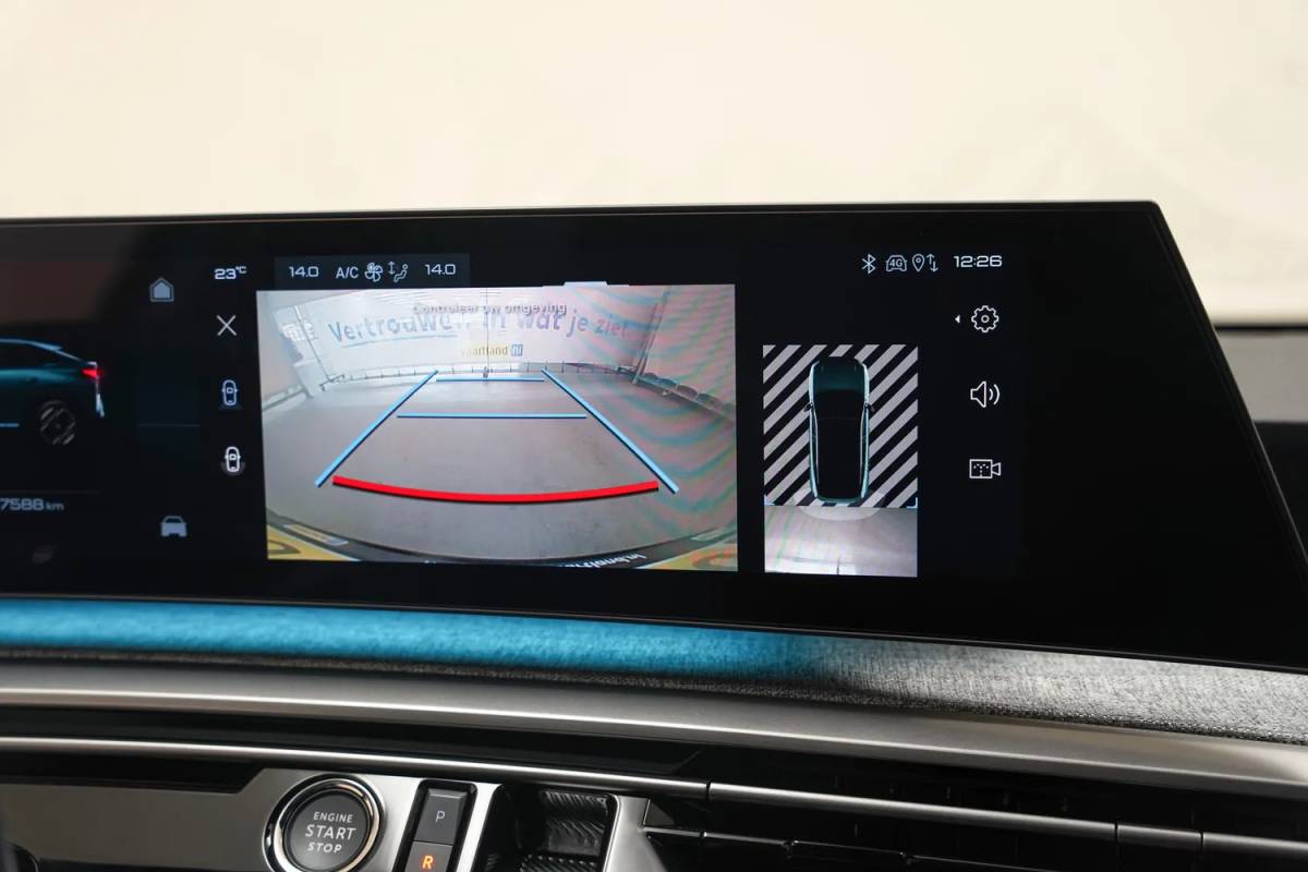 Peugeot e-3008 Peugeot e-3008 Allure 73 kWh 3-Fase [ Navi Keyless Apple / Android Full Led Carplay ]