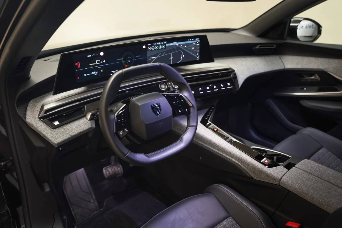 Peugeot e-3008 Peugeot e-3008 Allure Avantage 210 73 kWh [ Navi Apple/Android Adaptieve Cruise Clima ]