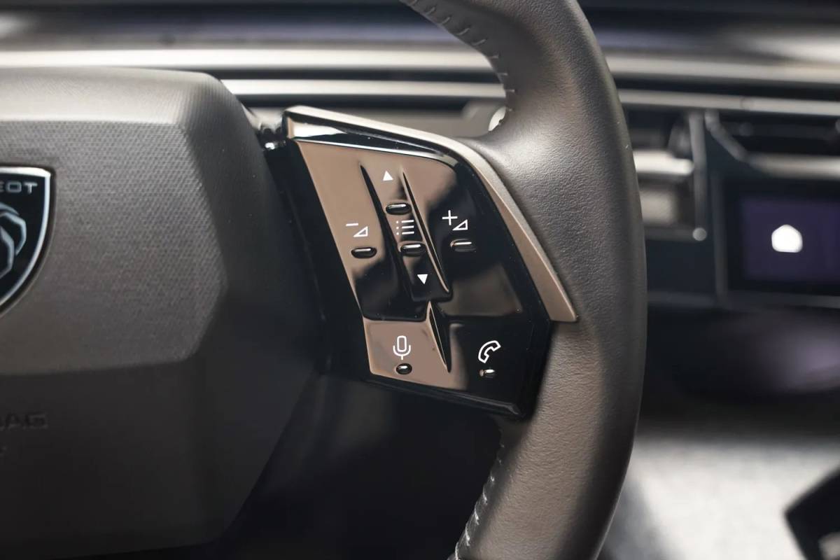 Peugeot e-3008 Peugeot e-3008 Allure Avantage 210 73 kWh [ Navi Apple/Android Adaptieve Cruise Clima ]