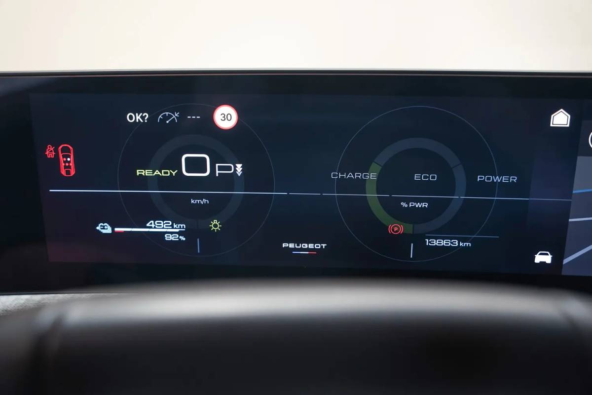 Peugeot e-3008 Peugeot e-3008 Allure Avantage 210 73 kWh [ Navi Apple/Android Adaptieve Cruise Clima ]